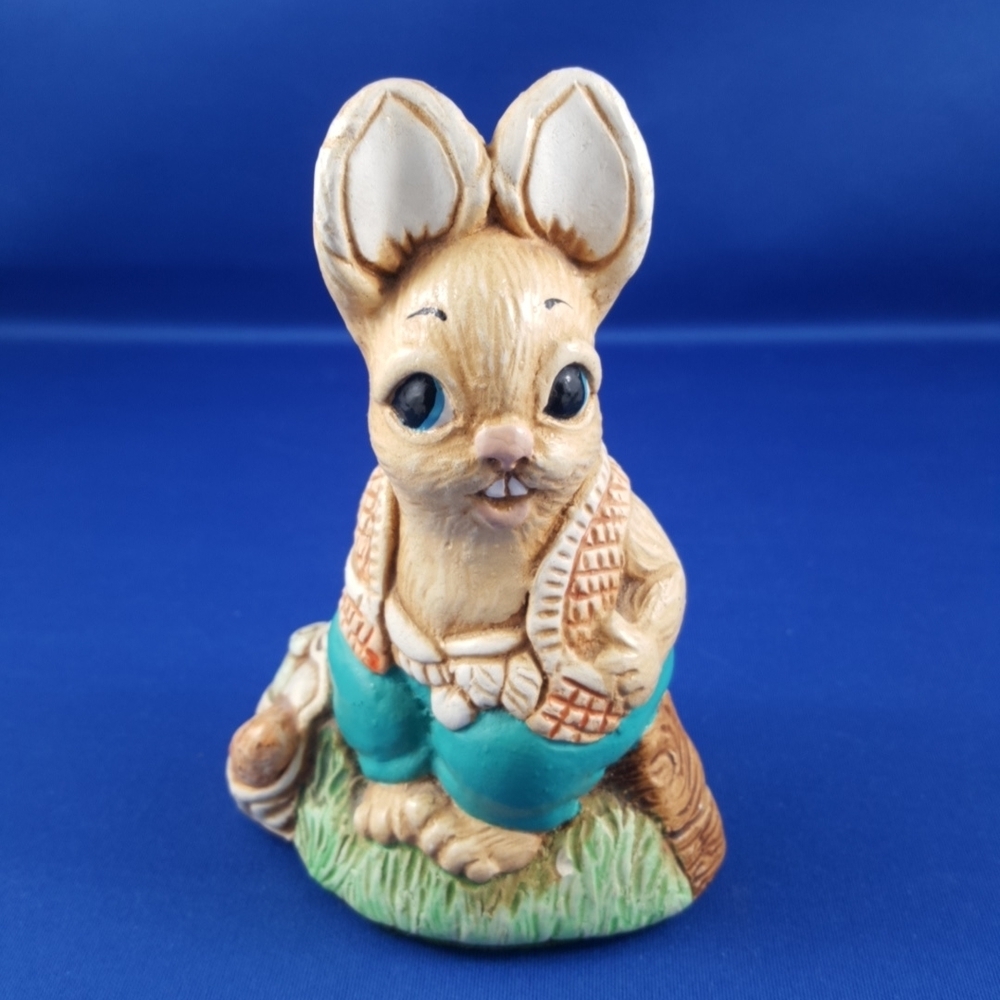 VTG Woodlander Figurine Bunny on a Picnic - 4.25 in. tall